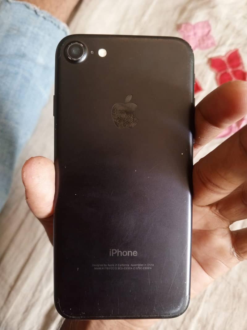 Apple iPhone 7 4