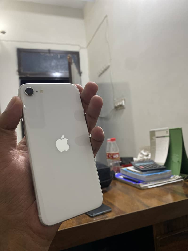 Apple iPhone SE 0
