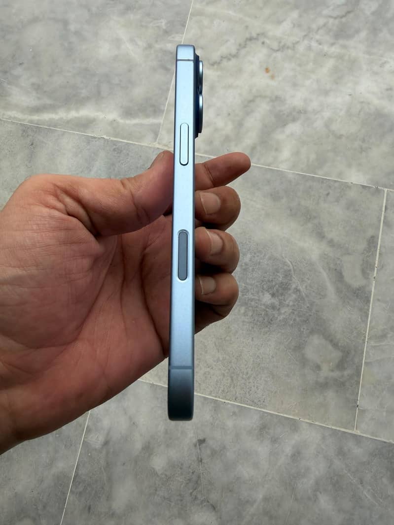 Apple iPhone 17 5