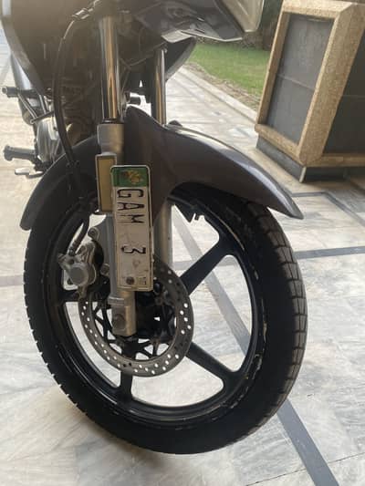 Yamaha ybr 125 2017 model salf start 10/9 condition 1 owner name