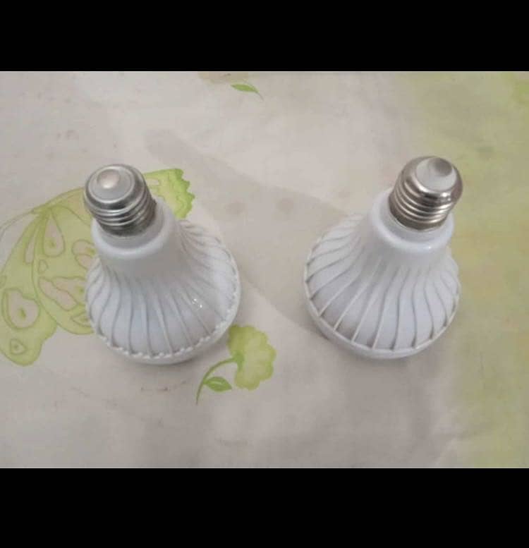Bulb Bluetooth Speakers 2