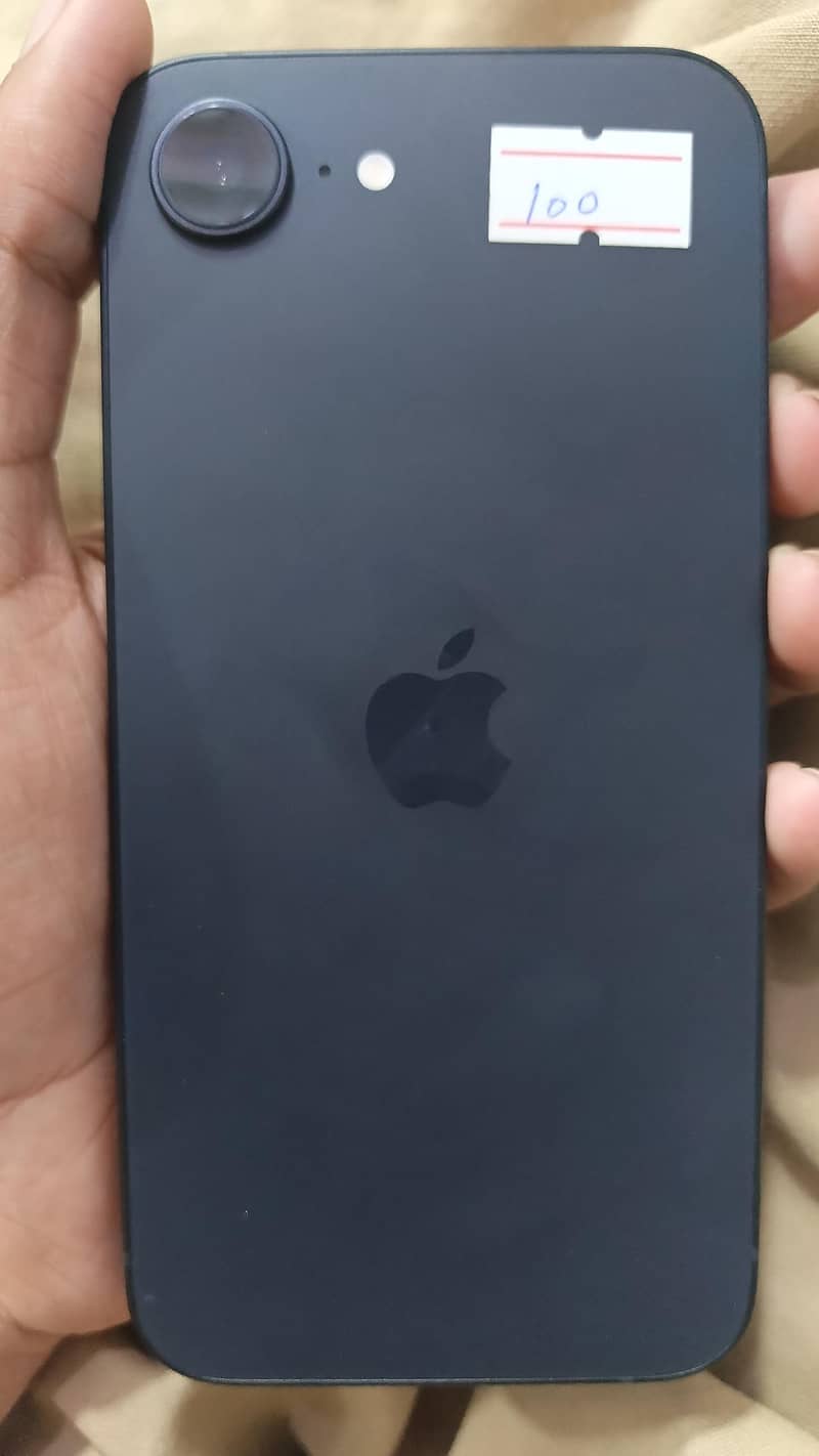Apple iPhone 16e 0