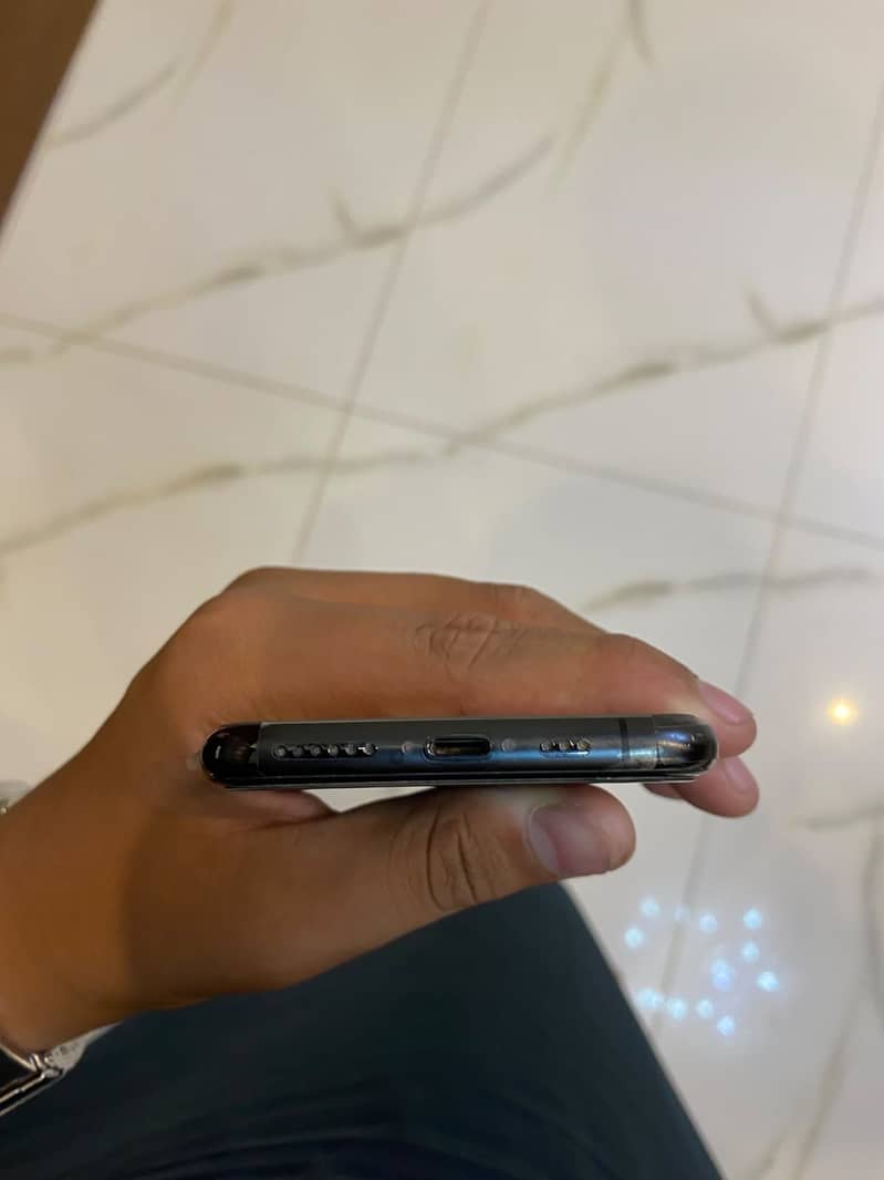 Apple iPhone 11 Pro 1