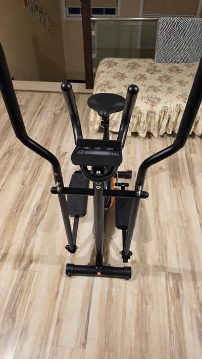 Hydrofitness HF680 Elliptical Trainer - Almost brand new