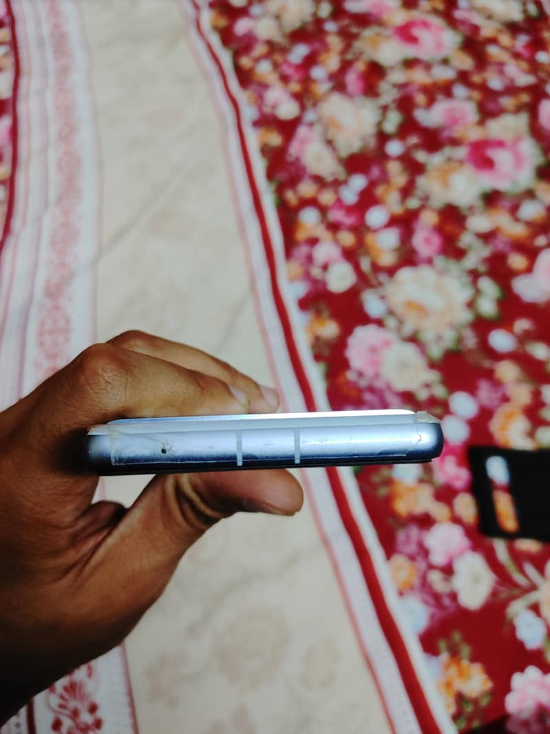 Google Pixel 7a 4