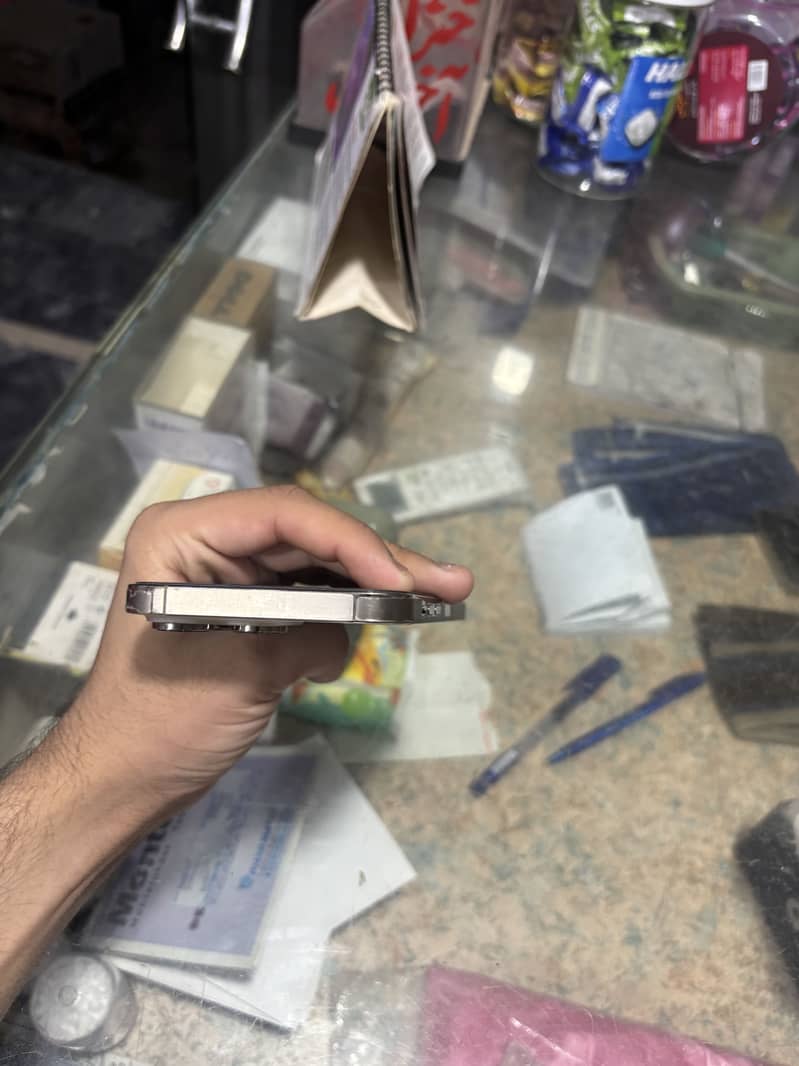 Apple iPhone 14 Pro Max 4