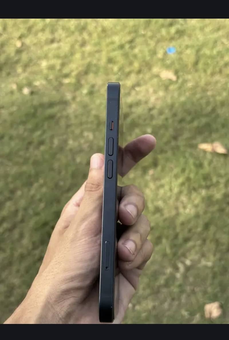 Apple iPhone 13 1