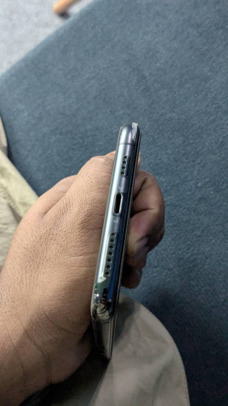 Apple iPhone 11 Pro Max 0