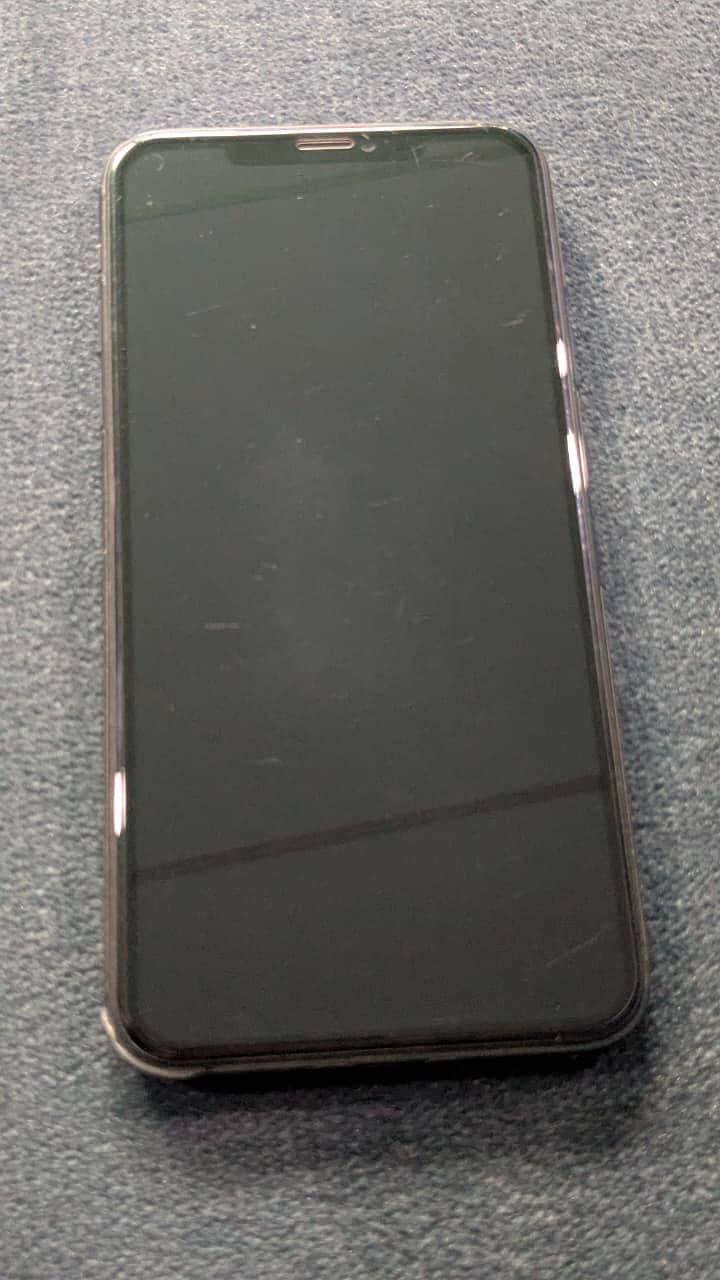 Apple iPhone 11 Pro Max 4