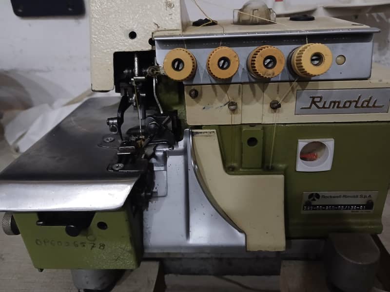 Overlocker Rimoldi Machine 2