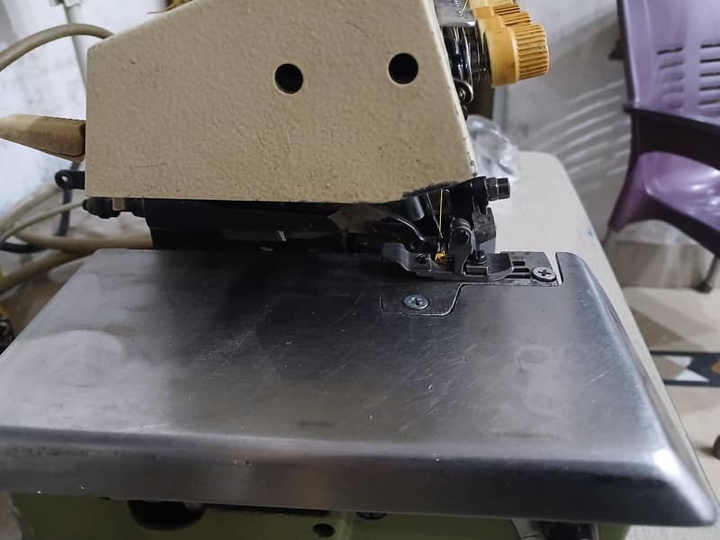 Overlocker Rimoldi Machine 4