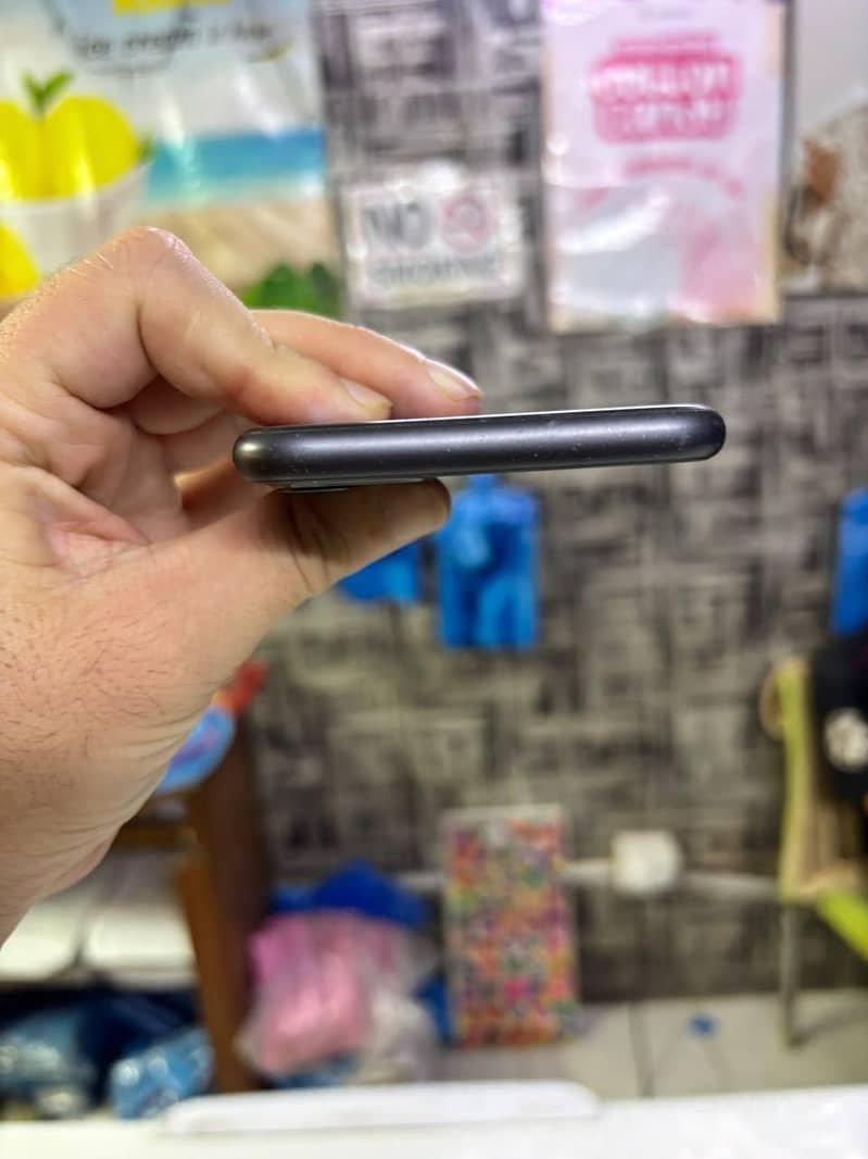 Apple iPhone 11 5