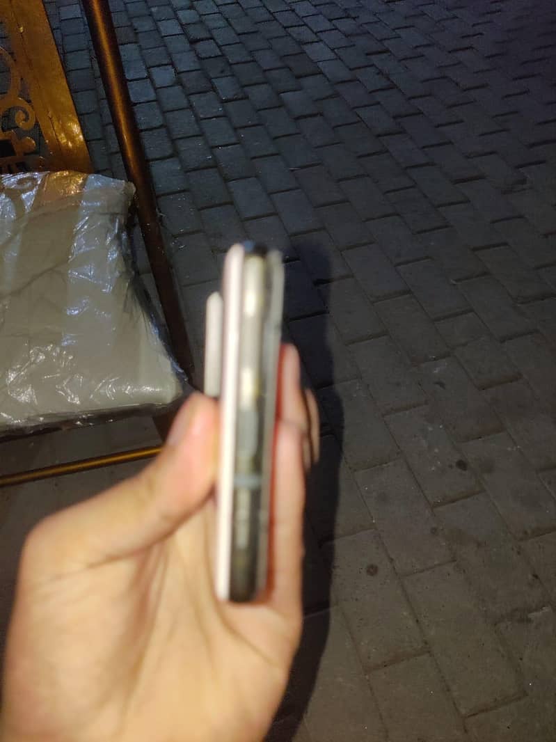 Google Pixel 6 4