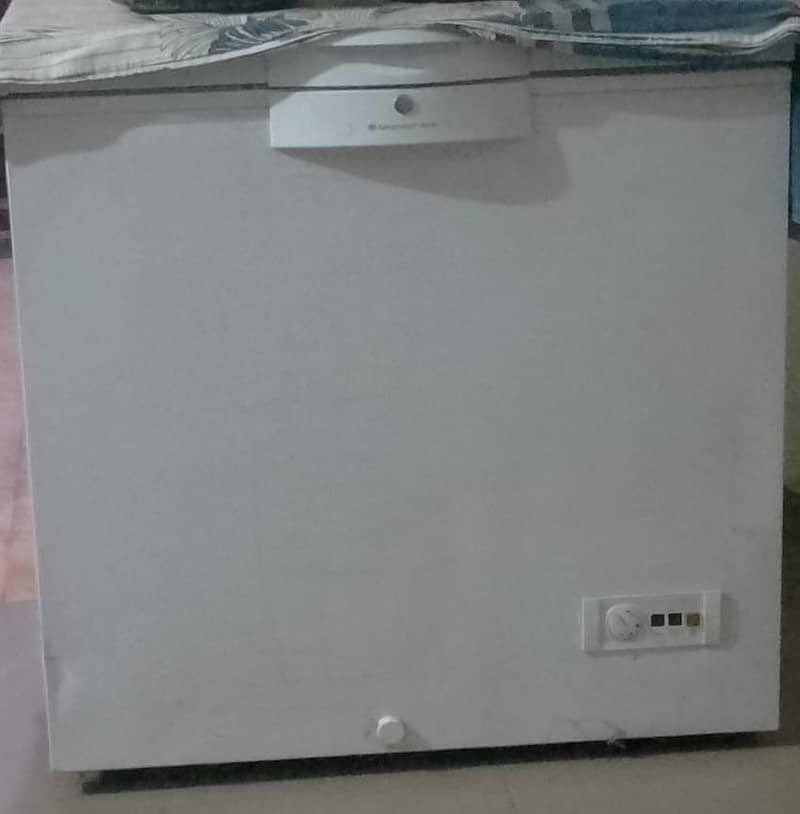 Dawlance deep freezer 0