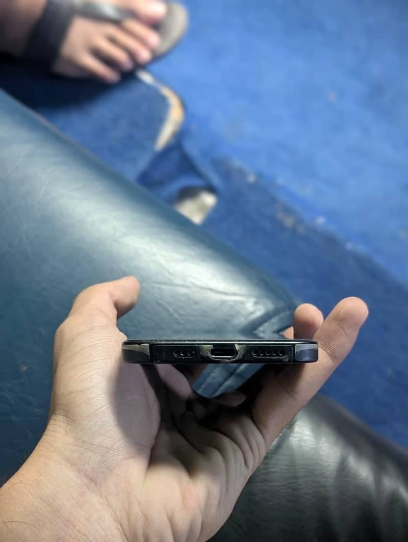 Apple iPhone 16 1