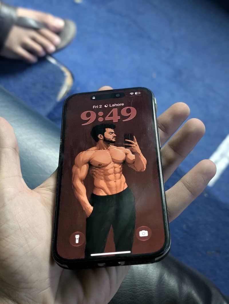 Apple iPhone 16 2