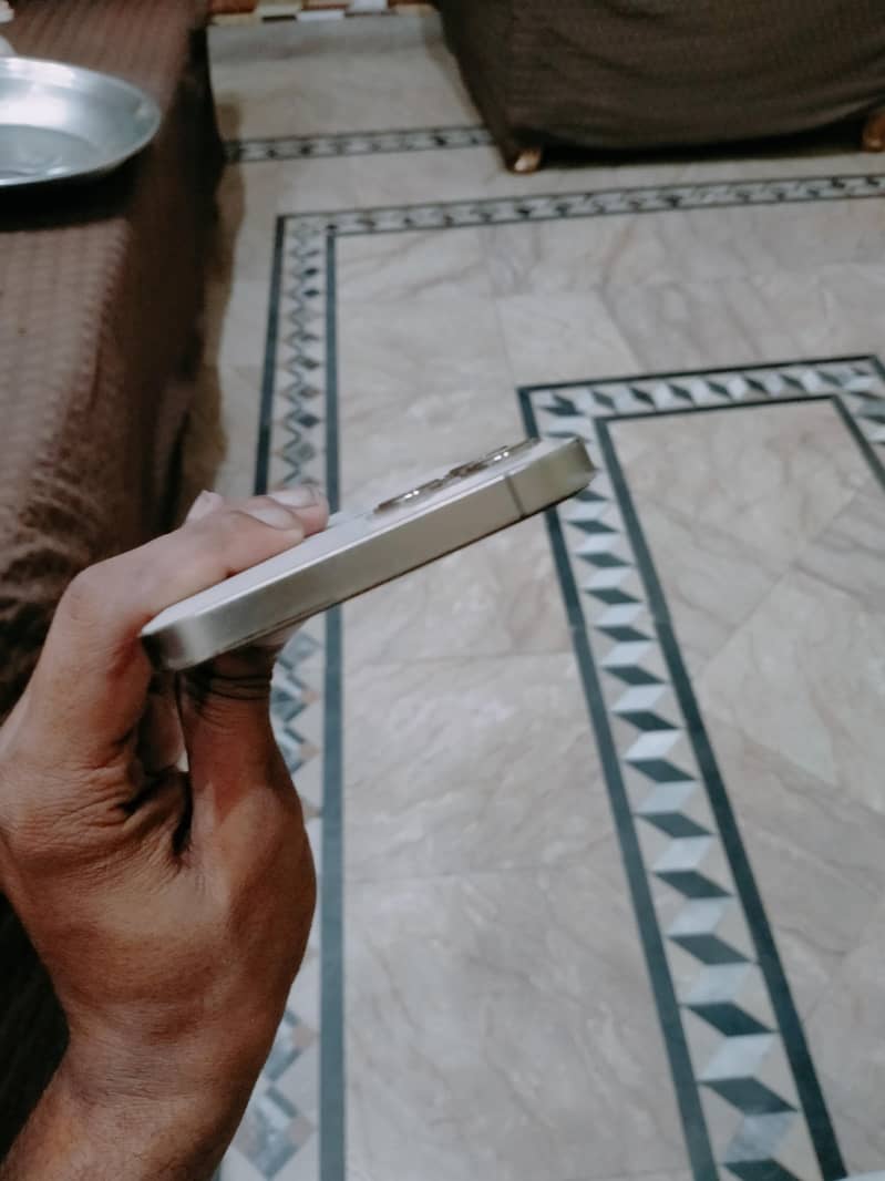 Apple iPhone 12 Pro Max 1