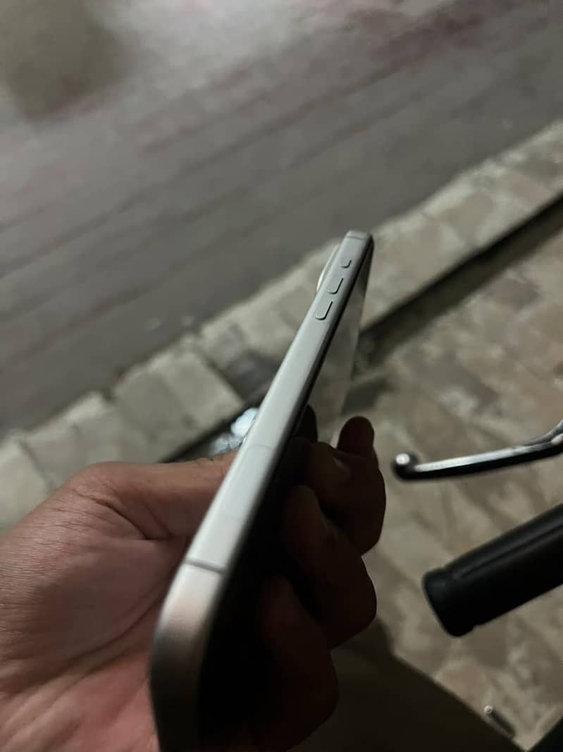 Apple iPhone 17 Pro Max 3
