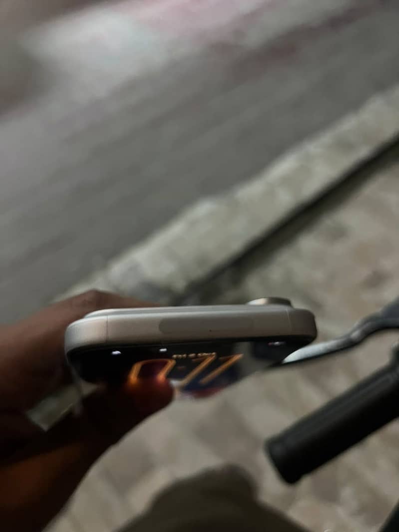 Apple iPhone 17 Pro Max 4