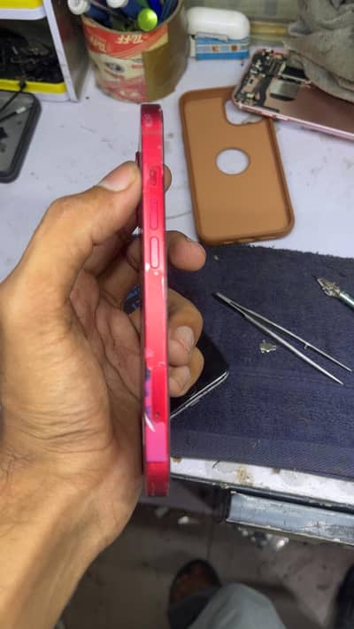 Apple iPhone 13