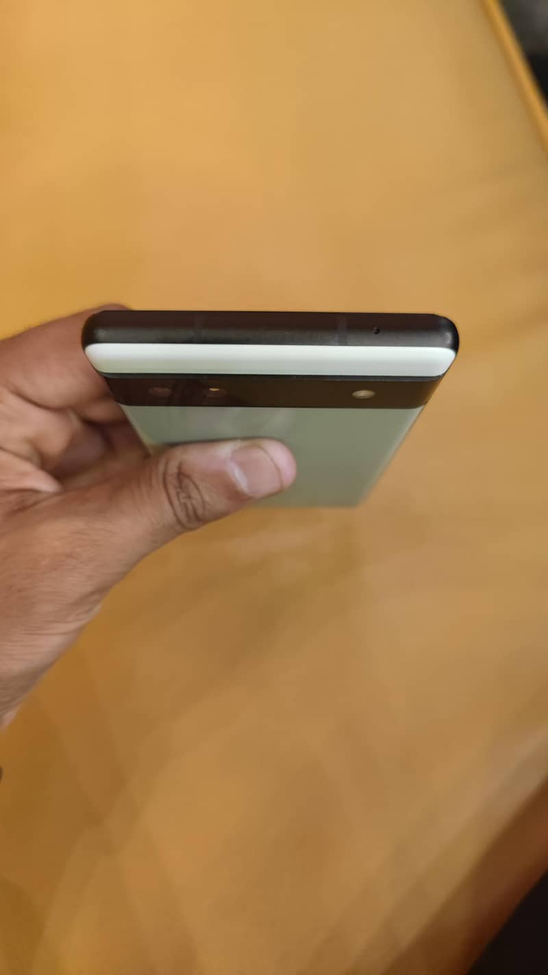 Google Pixel 6a 1
