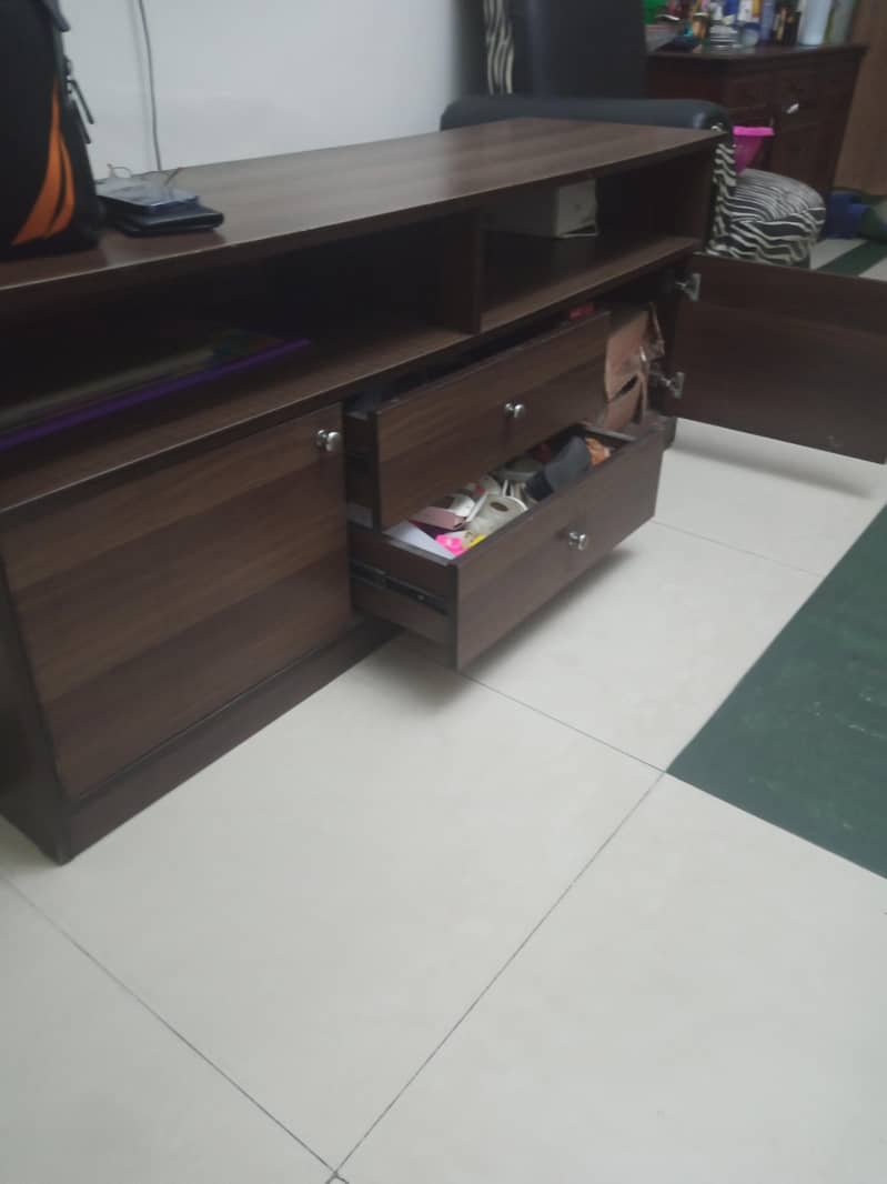 big size TV table 1