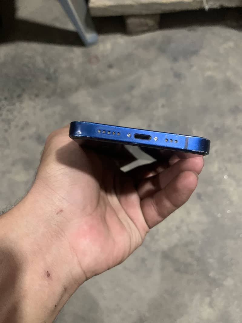 Apple iPhone 12 2