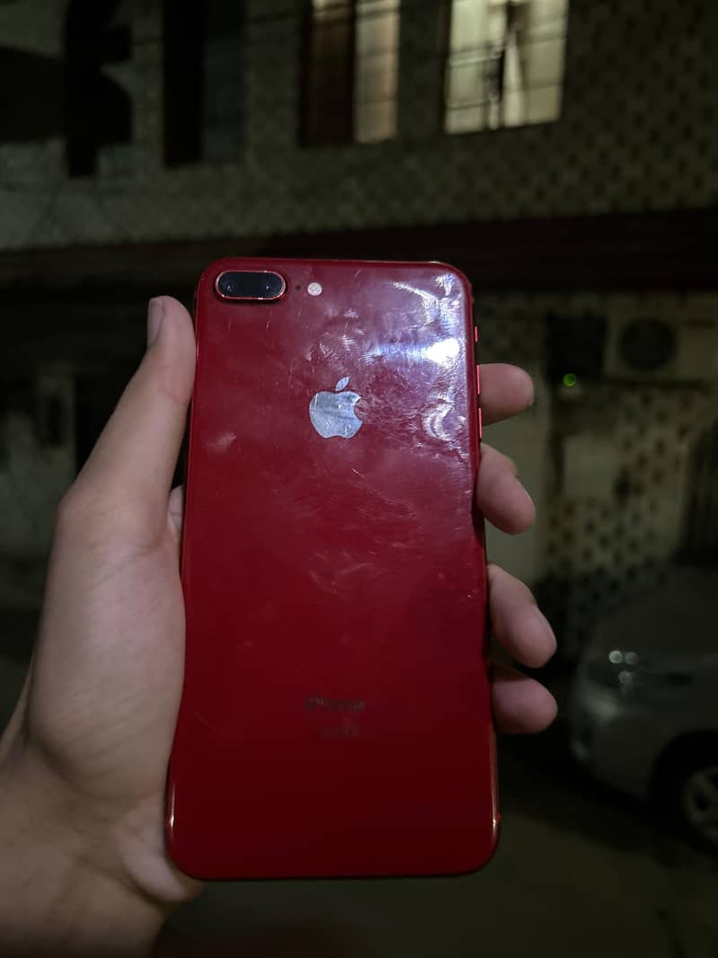 Apple iPhone 8 Plus 3
