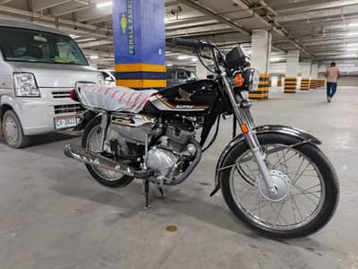 Honda 125 self start silver addition 26 model 6 month