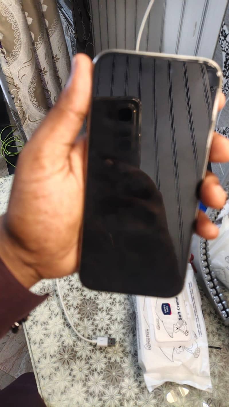 Apple iPhone 15 Pro 2