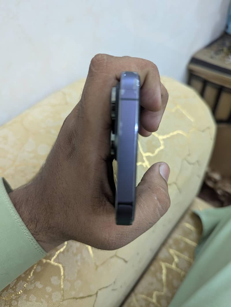 Apple iPhone 14 Pro 1