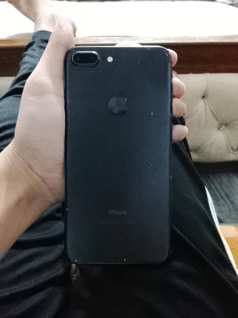 Apple iPhone 7 Plus 1