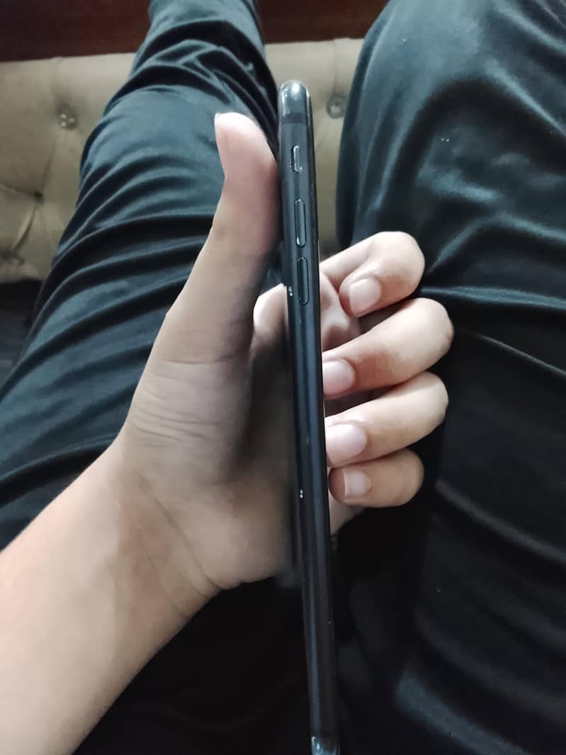 Apple iPhone 7 Plus 2