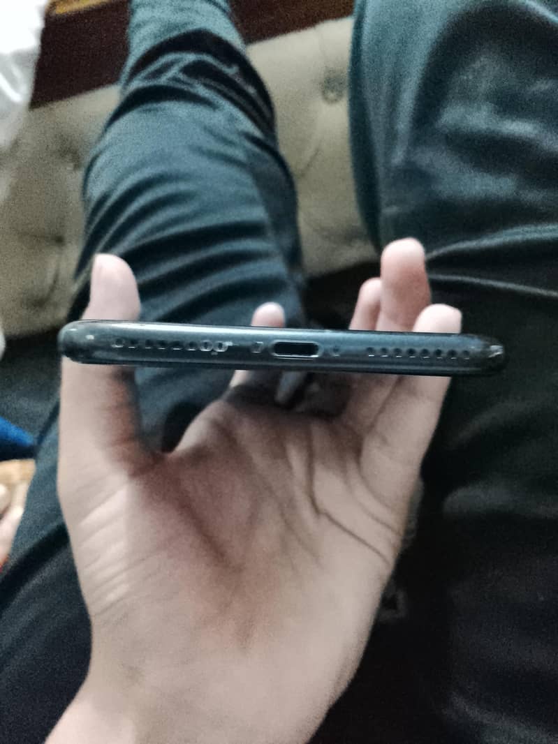 Apple iPhone 7 Plus 4