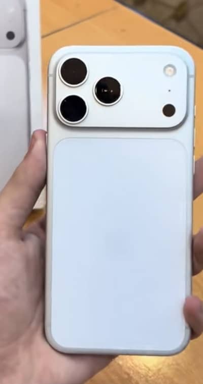 Apple iPhone 17 Pro Max(pta approved) mercantile 2year warranty urgent