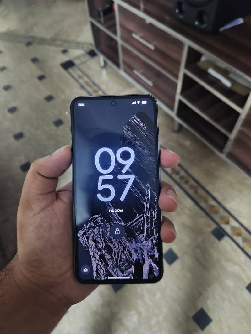Google Pixel 8 5