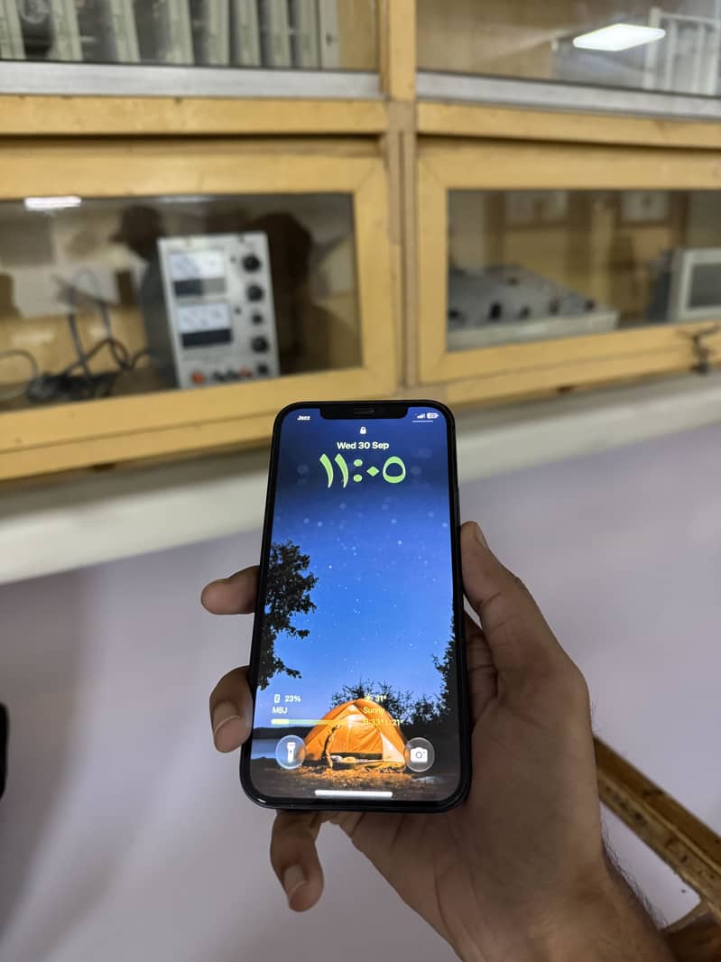 Apple iPhone 12 2