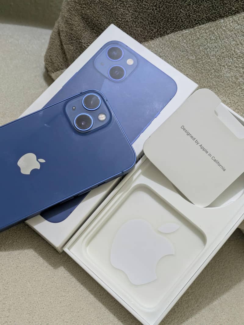 Apple iPhone 13 2