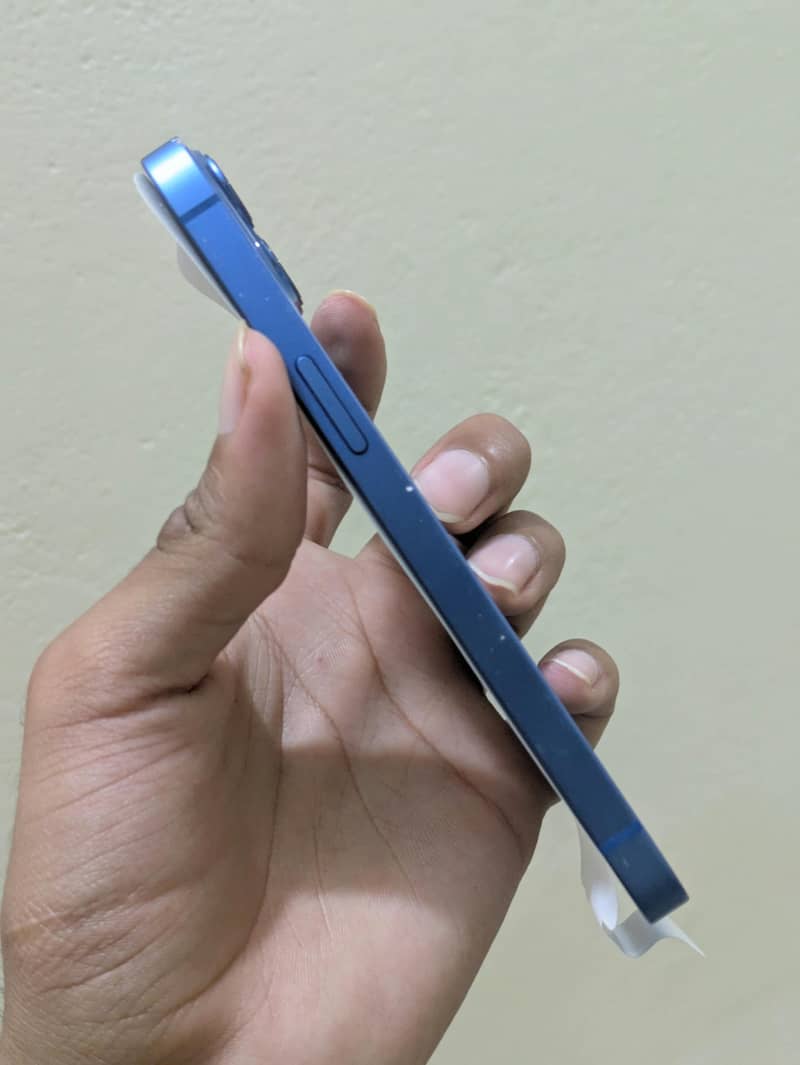 Apple iPhone 13 6