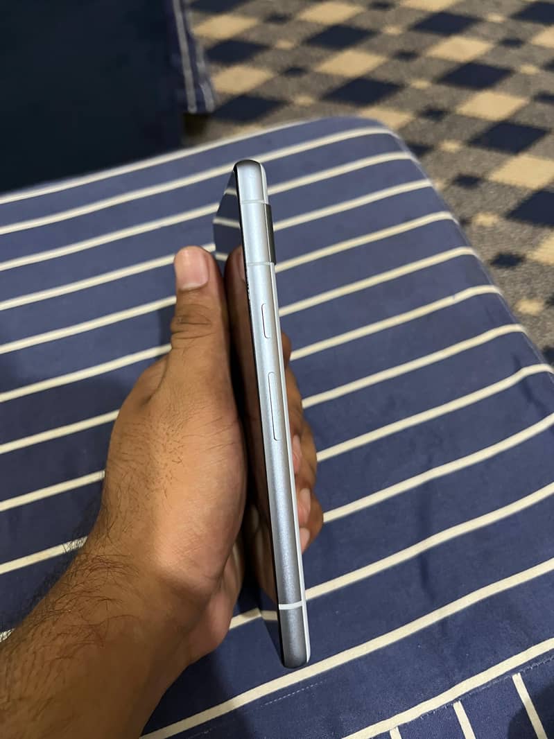 Google Pixel 7a 2
