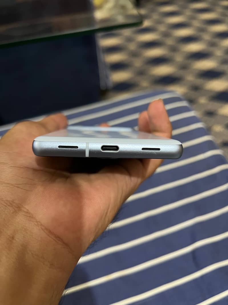 Google Pixel 7a 4