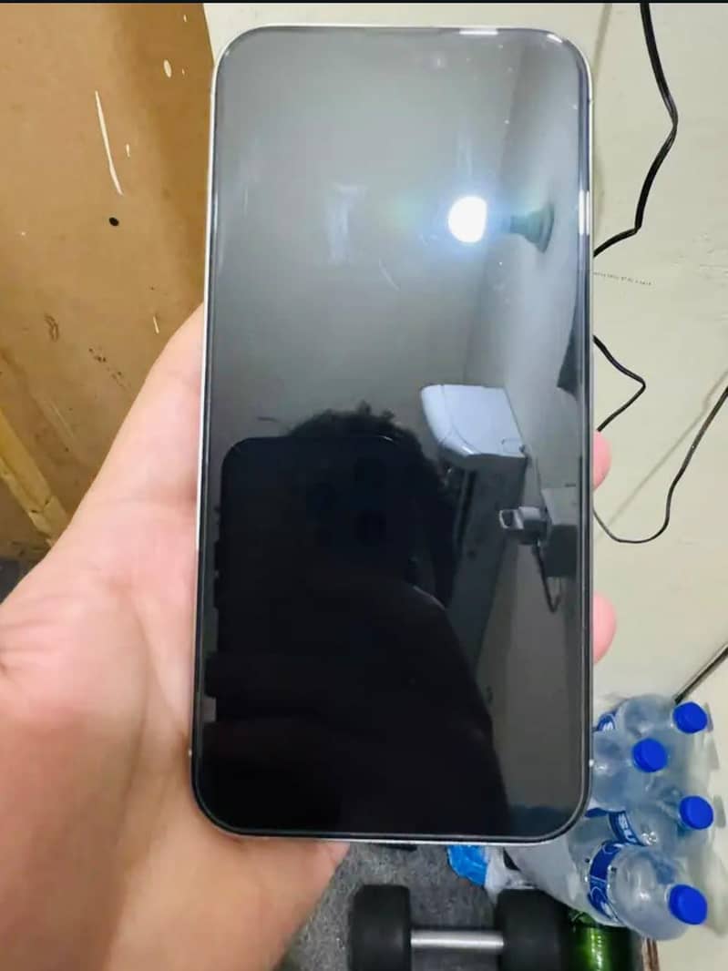 iPhone 15 Pro Max 5