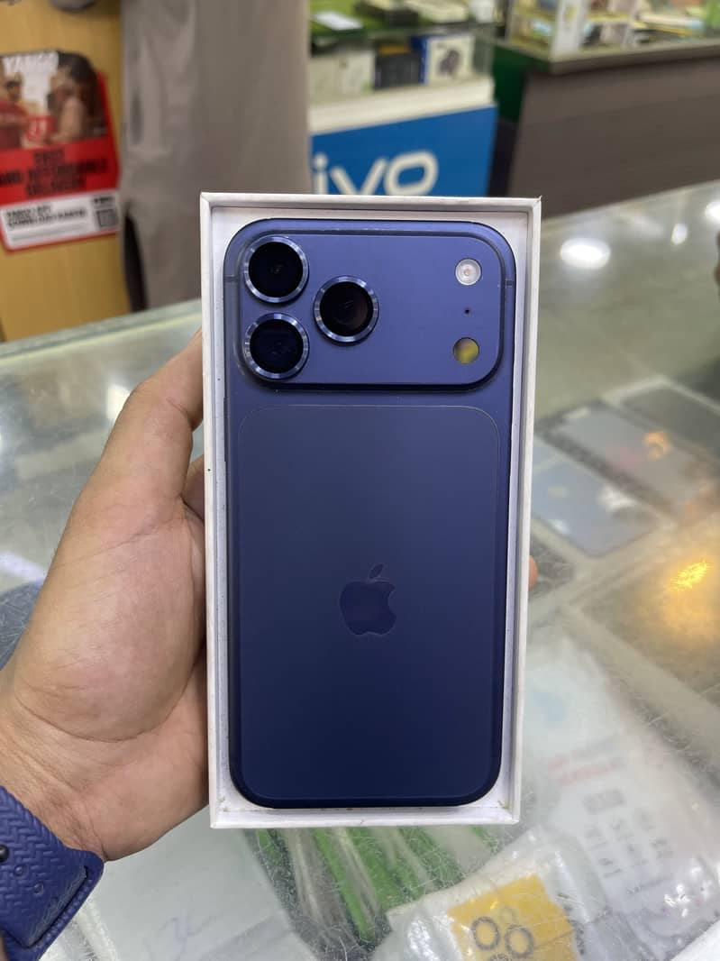 Apple iPhone 17 Pro Max 0