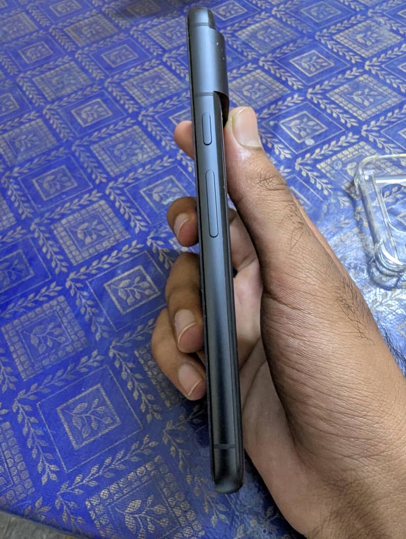 Google Pixel 8 4
