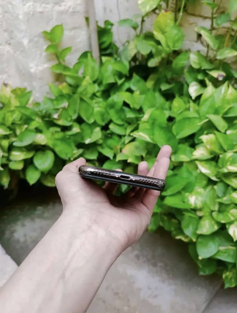 Apple iPhone X 0