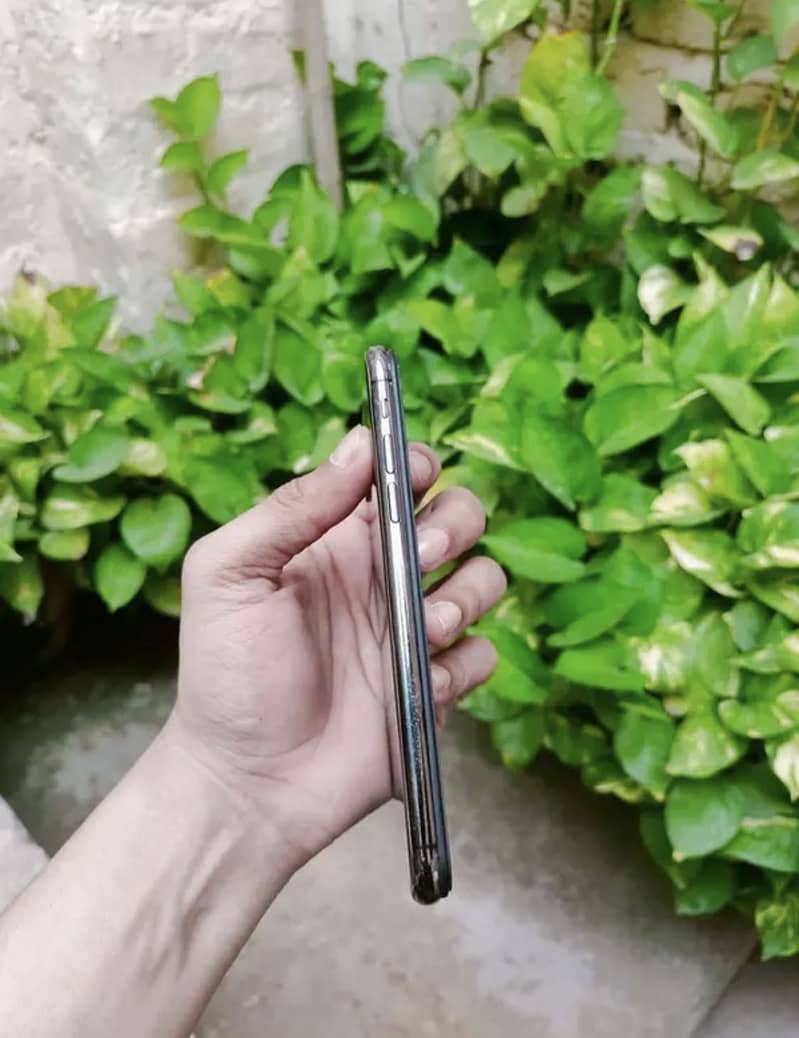 Apple iPhone X 1
