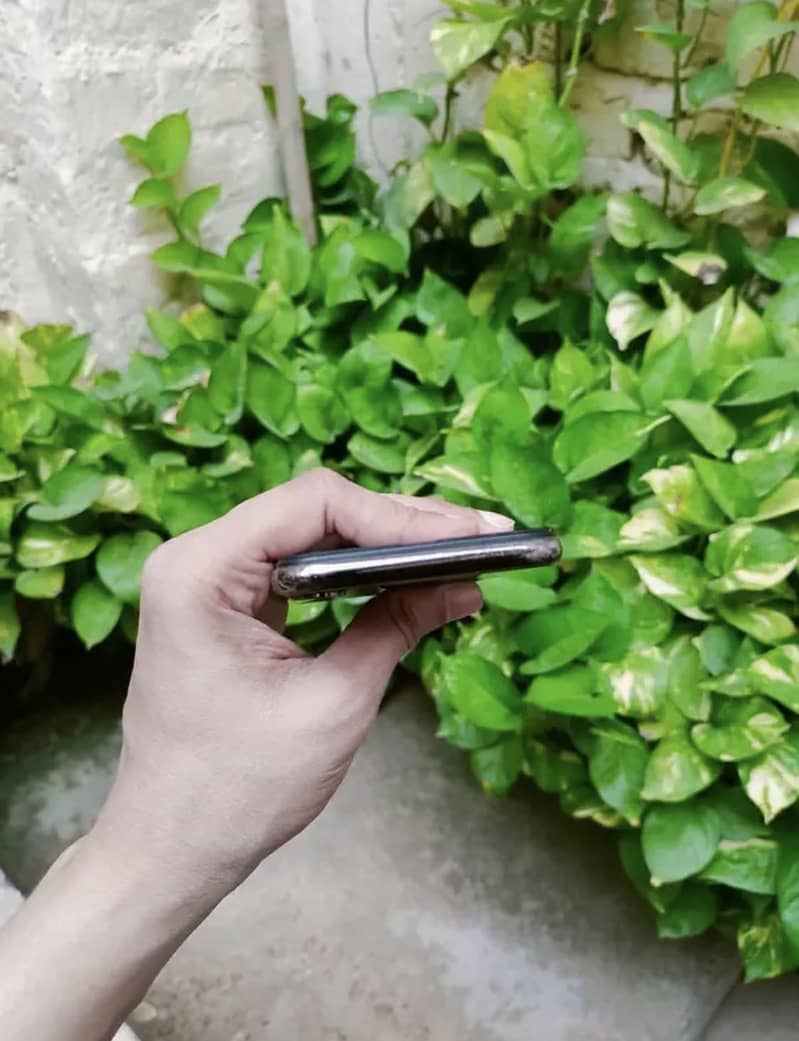 Apple iPhone X 2