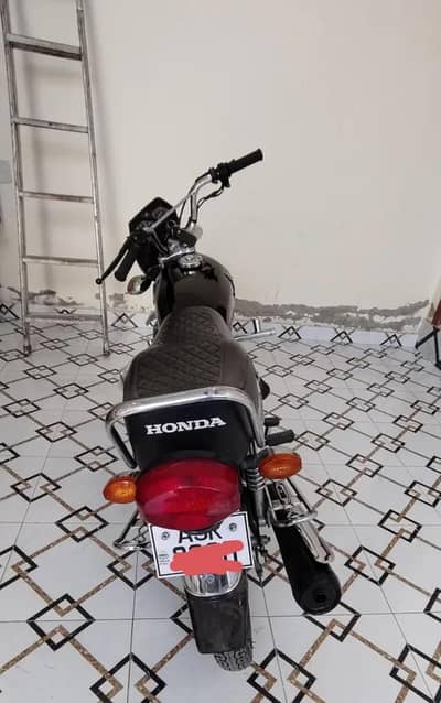 Honda 125 special edition black silver