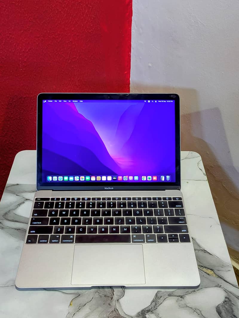 2 MacBooks 5