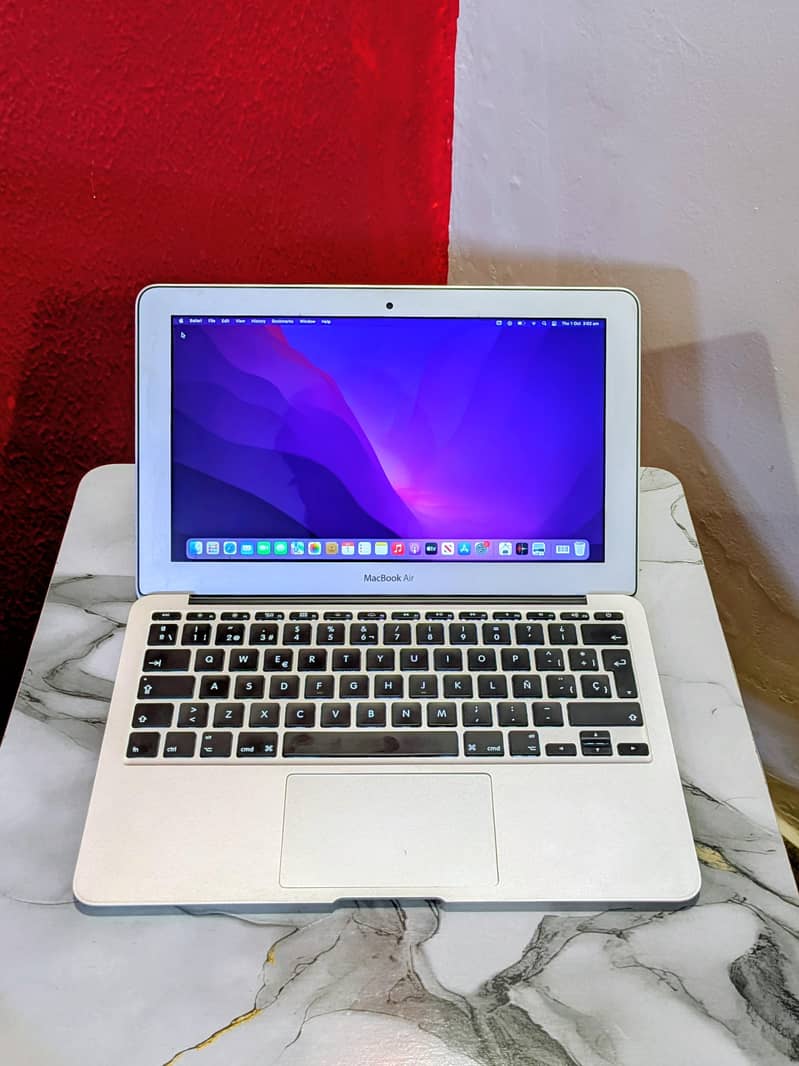 2 MacBooks 9